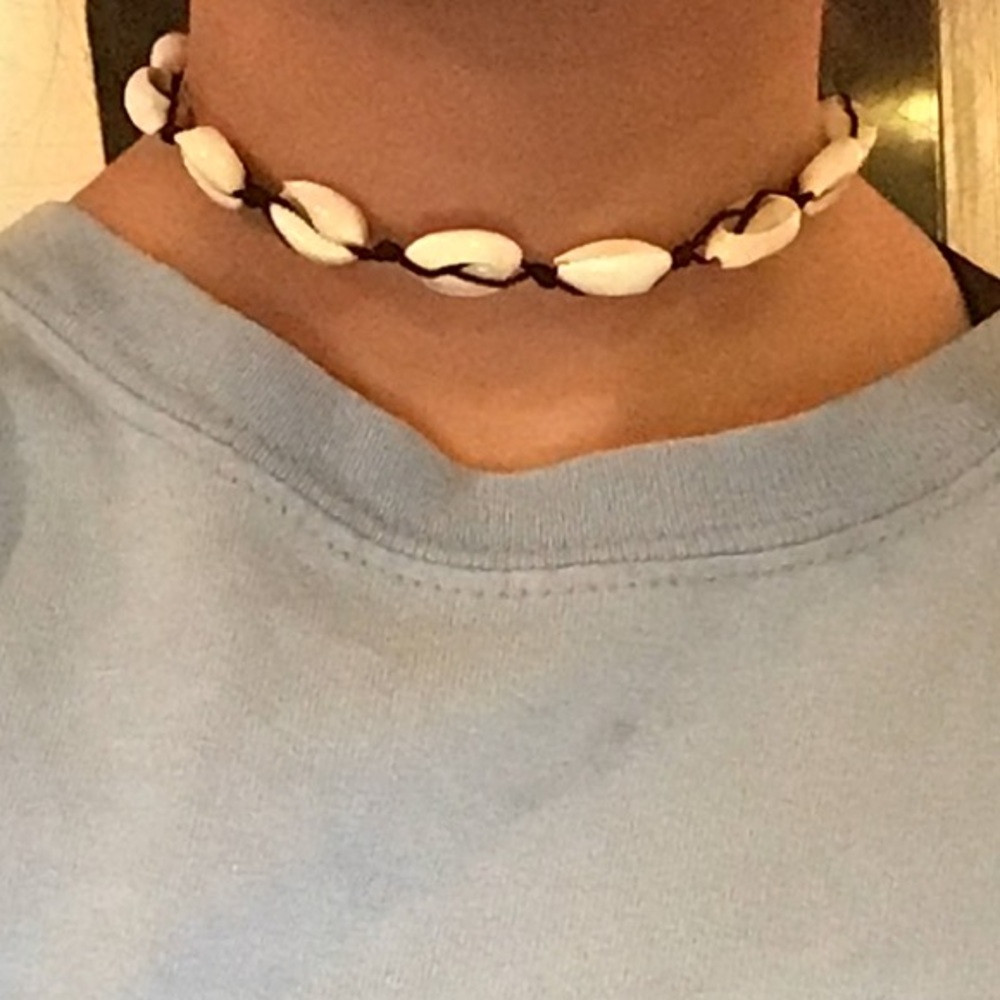 Shell necklace - Picture 2 of 3
